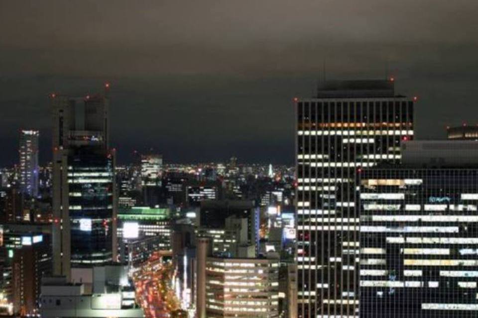 Japão tem déficit comercial recorde em ano pós-tsunami