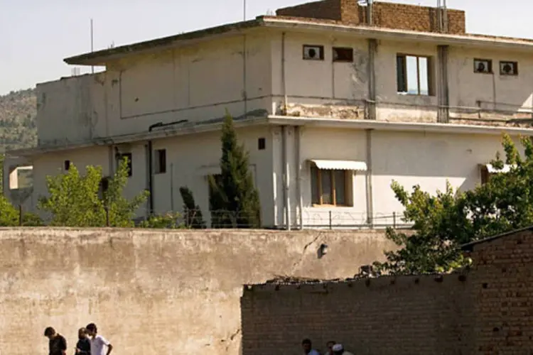 Computadores e dispositivos de armazenamento de dados foram apreendidos pelos americanos na casa de Osama bin Laden em Abbottabad, no Paquistão (Getty Images)