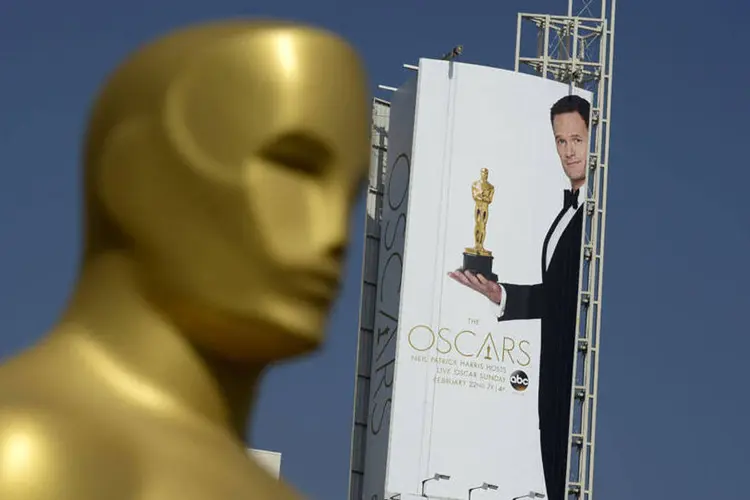
	Est&aacute;tua do Oscar e cartaz ao fundo: os cr&iacute;ticos disseram ter sido uma longa e enfadonha apresenta&ccedil;&atilde;o
 (Getty Images)