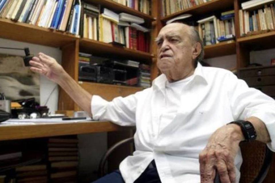 Morre arquiteto Oscar Niemeyer aos 104 anos, diz Globo