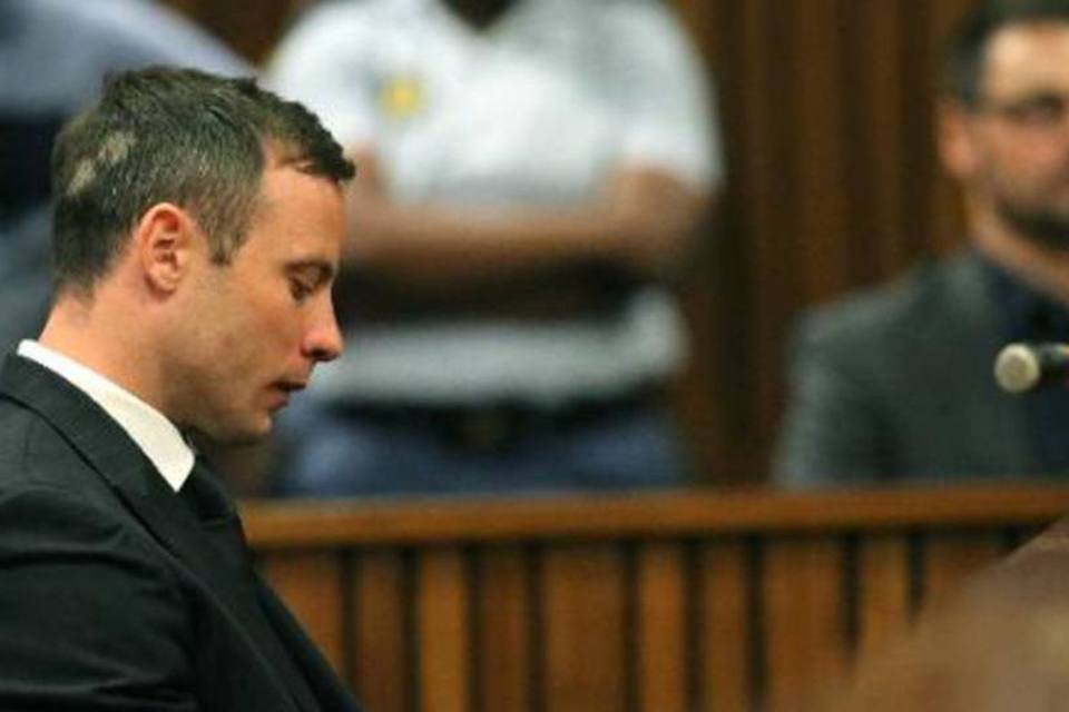 Pistorius é condenado a 5 anos de prisão por matar namorada