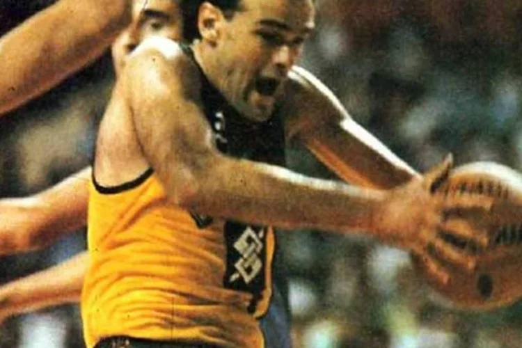 
	&quot;Ele (o tumor) veio de novo e, desta vez, veio malvado&quot;, disse o ex-jogador de basquete, Oscar Schmidt
 (Divulgação)