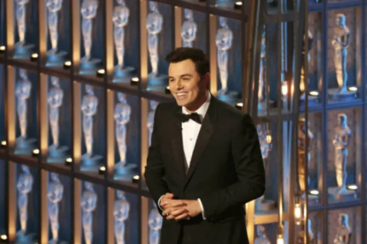 O anfitrião do Oscar, Seth MacFarlane, fala no palco do 85º Academy Awards, em Hollywood (REUTERS / Mario Anzuoni)