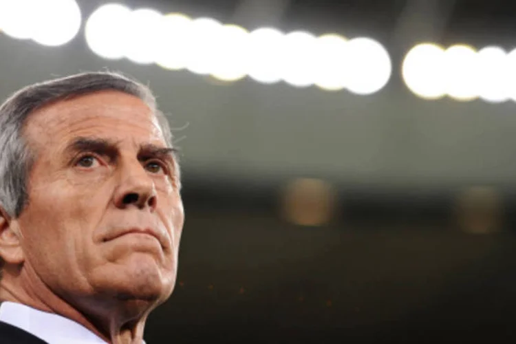 Oscar Tabárez treinou o Uruguai na Copa do Mundo de 2010 e terminou em quarto lugar  (Getty Images/Laurence Griffiths)