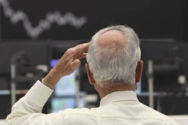 Influenciado pelo temor de insolvência fiscal na Itália, Ibovespa atingiu o menor patamar desde maio do ano passado (Ralph Orlowski/Getty Images)