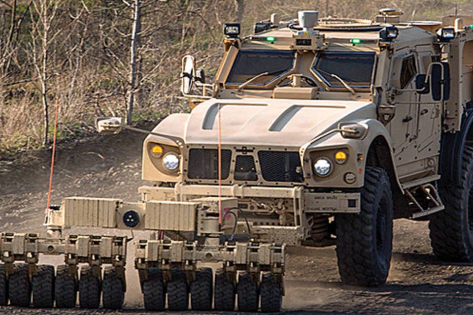 Exército dos EUA usa caminhões autônomos para evitar bombas