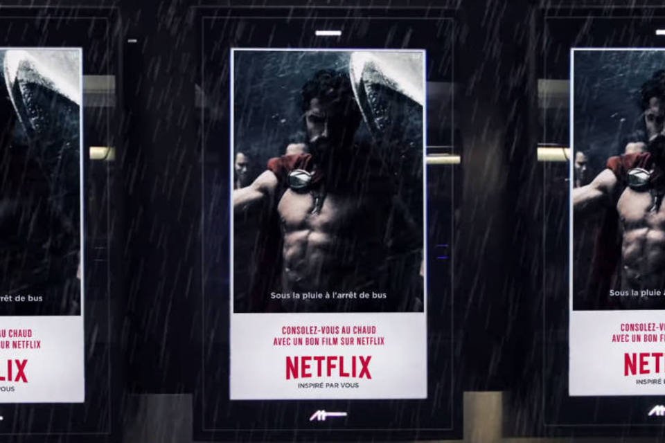Netflix usa GIFs em outdoors digitais instalados na França