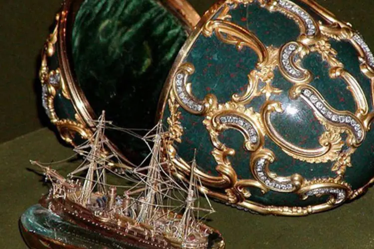 
	Um dos ovos de Faberg&eacute;, produzido pelo joalheiro russo em 1891: ovos se tornaram mitol&oacute;gicos desde que foram criados para os czares russos
 (Stan Shebs/Wikimedia Commons)