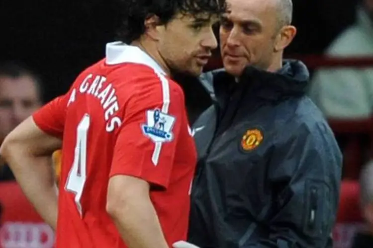 Hargreaves (à esquerda) foi dispensado pelo Manchester United, depois de jogar apenas cinco partidas em três anos por causa de problemas no joelho (Laurence Griffiths/Getty Images)