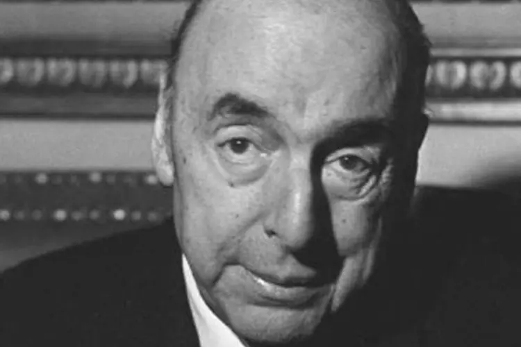 
	Pablo Neruda: Neruda, que ganhou o pr&ecirc;mio Nobel de Literatura em 1971, &eacute; mais conhecido por seus poemas, mas ele tamb&eacute;m foi diplomata e pol&iacute;tico de esquerda
 (AFP)