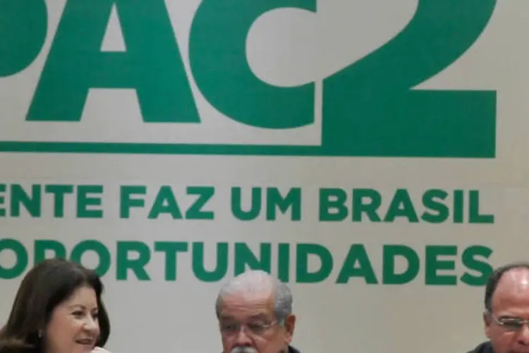 O comentário de Holland, feito durante anúncio de balanço do PAC2, vem em resposta à piora da perspectiva do rating brasileiro, de "estável" para "negativa" pela agência Standard & Poor's (Antonio Cruz/ABr)
