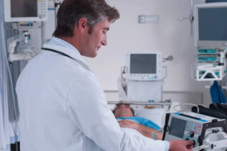 
	Atendimento: &eacute; preciso cuidar do paciente por toda vida, n&atilde;o s&oacute; em um epis&oacute;dio, diz m&eacute;dico
 (Martin Barraud / Getty Images)