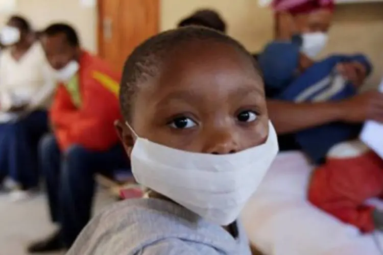 
	Pacientes com tuberculose s&atilde;o atendidos em centro especializado na &Aacute;frica do Sul: se todas as doen&ccedil;as infecciosas, s&oacute; o HIV (v&iacute;rus que causa a Aids) mata mais gente
 (Alexander Joe/AFP)