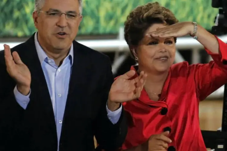 
	Alexandre Padilha e Dilma Rousseff durante comemora&ccedil;&atilde;o do anivers&aacute;rio de 34 anos do PT
 (REUTERS/Nacho Doce)