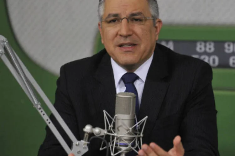 Ministro da Saúde, Alexandre Padilha, dá entrevista ao programa Bom Dia, Ministro, para falar sobre o Programa Mais Médicos (Elza Fiuza/ABr)