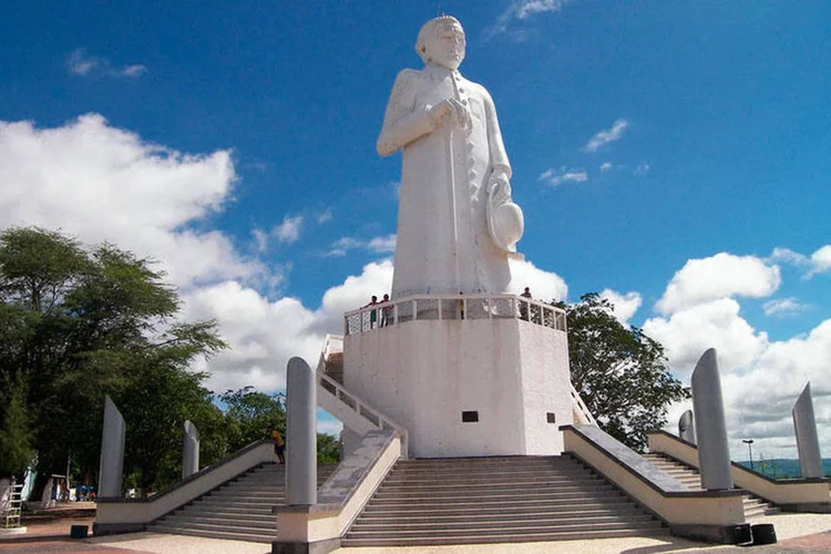 
	Juazeiro do Norte: a Romaria de Nossa Senhora das Dores foi atingida com a suspens&atilde;o do pagamento, em agosto, da antecipa&ccedil;&atilde;o do 13&ordm; dos aposentados
 (Creative Commons/Flickr/P@wlyN RL)