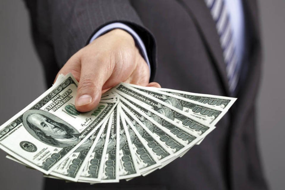 Momento é indicado para comprar dólar, dizem especialistas