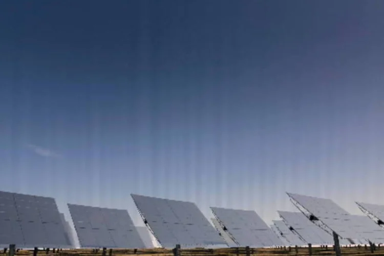 
	Pain&eacute;is solares da Abengoa: a Ag&ecirc;ncia Nacional de Energia El&eacute;trica tamb&eacute;m tem pressa e estabeleceu o primeiro semestre como prazo final para essas negocia&ccedil;&otilde;es
 (Bloomberg)