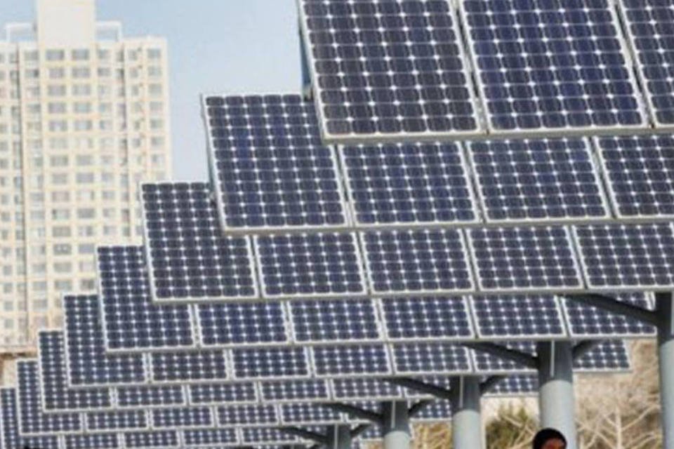 China fecha fábrica de painéis solares após protestos