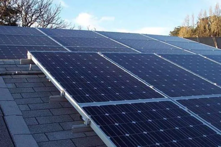 
	Painel solar: &ldquo;O Brasil tem um enorme potencial para ter esse tipo e gera&ccedil;&atilde;o&quot;, disse
 (Wikimedia Commons)