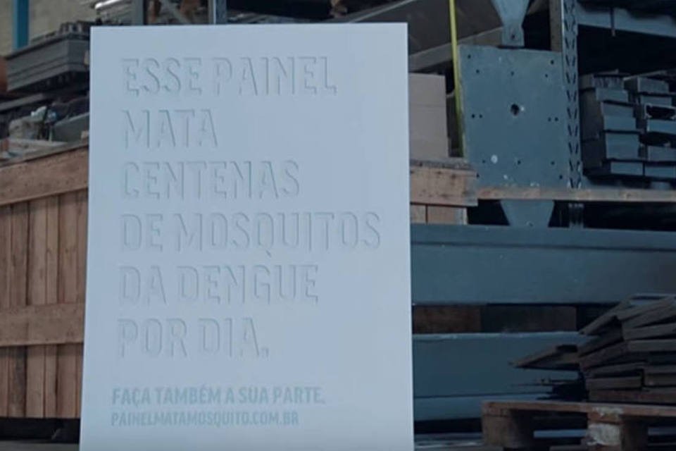 Painel atrai e mata mosquitos da dengue em ação