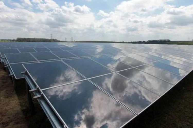 
	Usina solar em Tanquinhos, da CPFL: capacidade instalada contratada da CPFL Renov&aacute;veis passar&aacute; de 1.786,6 MW para 2.117,4 MW
 (Divulgação)