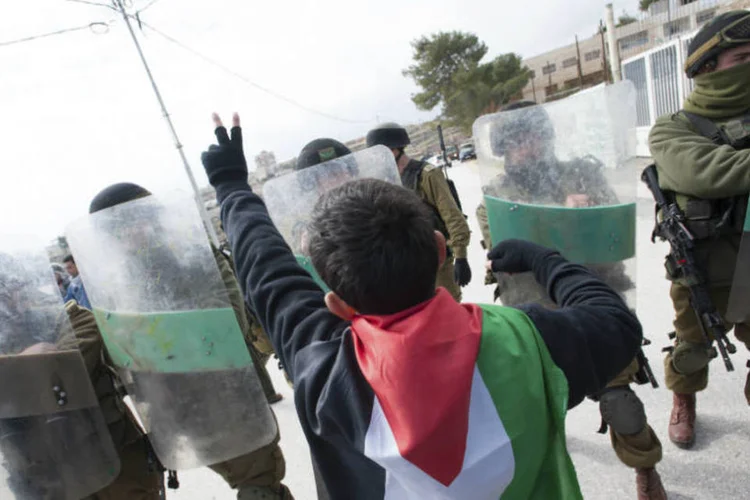 Criança na Palestina: o Vaticano agora é parte de um grupo de mais de 100 países que reconhecem o Estado Palestino (Rrodrickbeiler/Thinkstock)