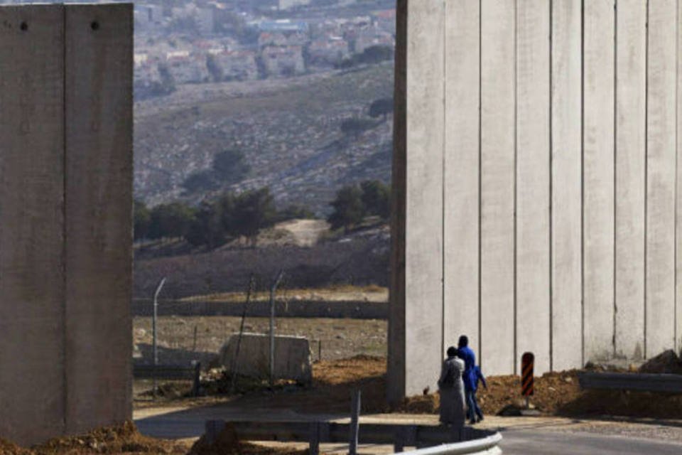 Israel autoriza acesso de veículos palestinos da Cisjordânia