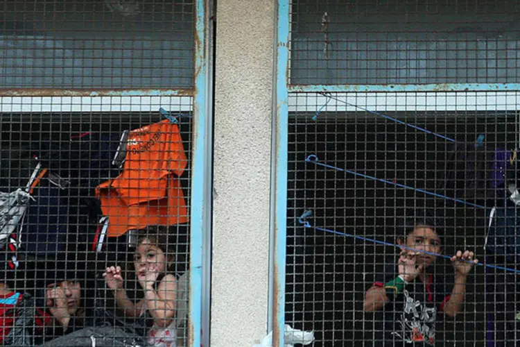 Refugiados palestinos em escola da ONU: 40 palestinos ficaram feridos (REUTERS/Mohammed Salem)