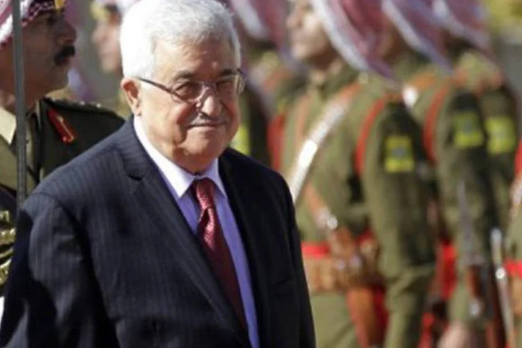 Abas foi recebido com um tapete vermelho na entrada para o Mukata'ah (©AFP / Khalil Mazraawi)