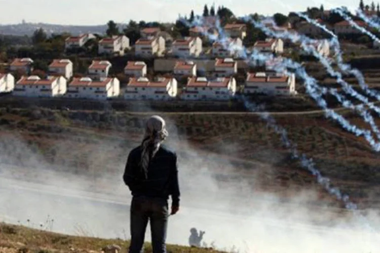 
	Assentamentos israelenses: ap&oacute;s sair da pris&atilde;o, o s&iacute;rio foi para sua casa na cidade de Majdel Shams, em Gol&atilde;, onde sua fam&iacute;lia e vizinhos o esperavam
 (©AFP / Abbas Momani)