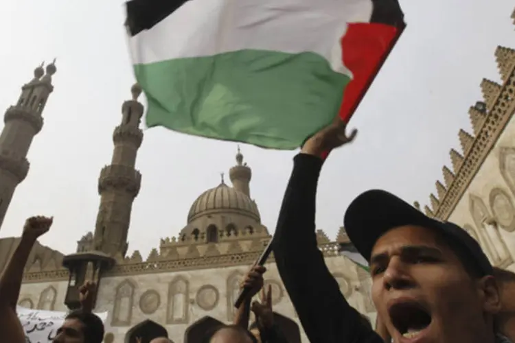 
	Euf&oacute;ricos, grupos pelas ruas nas principais cidades da Faixa gritavam &#39;&#39;Palestina, Palestina!&#39;&#39;
 (REUTERS)