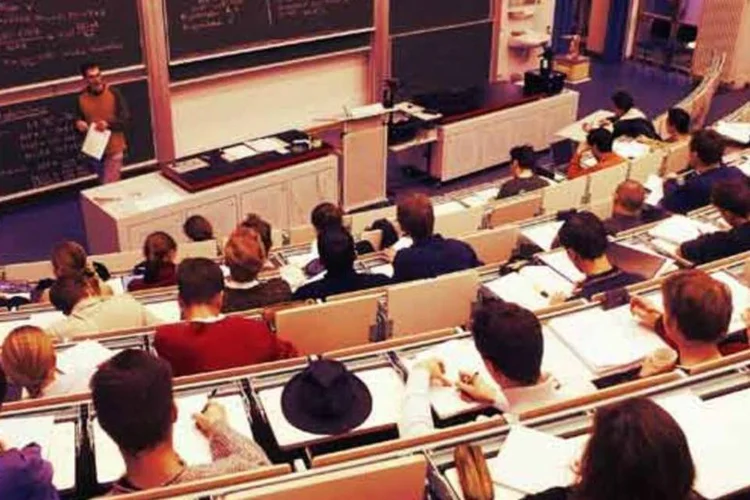 
	Sala de aula:&nbsp;Est&aacute;cio encerrou per&iacute;odo junho com uma base total de 313,4 mil alunos
 (Getty Images)