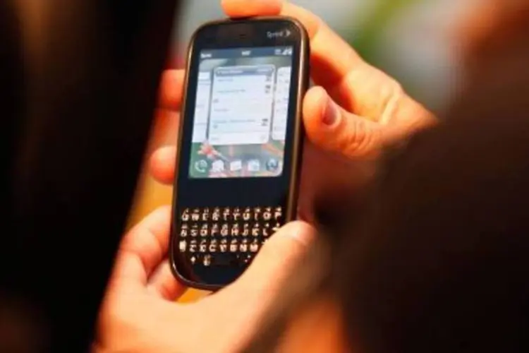 A fabricante do smartphone Palm Pixi está à venda  (.)