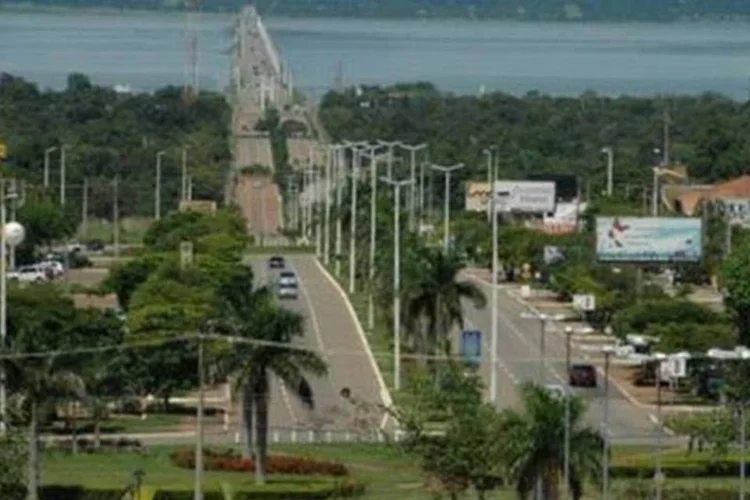 
	Em Palmas, cerca de 10 mil pessoas, segundo a PM, estiveram na manifesta&ccedil;&atilde;o&nbsp;pac&iacute;fica que, a princ&iacute;pio, seria contra o monop&oacute;lio do transporte coletivo na capital tocantinense
 (Prefeitura/Divulgação)