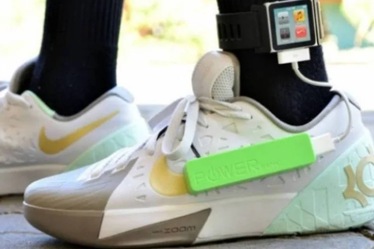 
	Palminha que recarrega iPod:&nbsp;Angelo&nbsp;Casimiro inscreveu seu projeto na Google Science Fair
 (Electricity Generating Footwear / ASCAS)