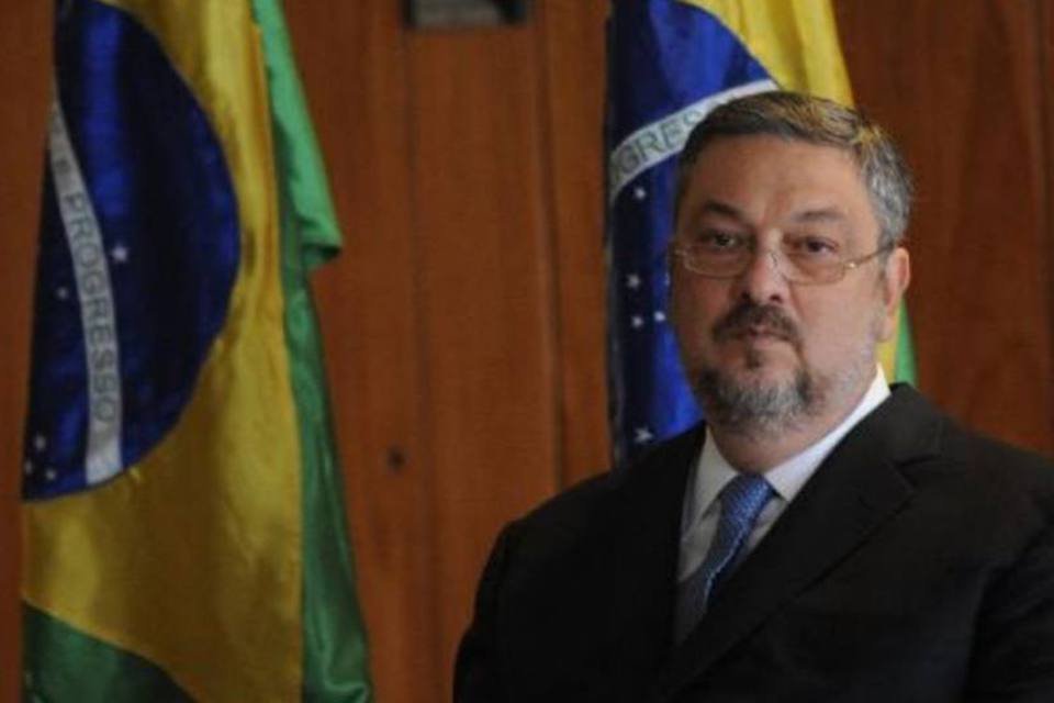 Governo aprova pagamento de quarentena a Palocci