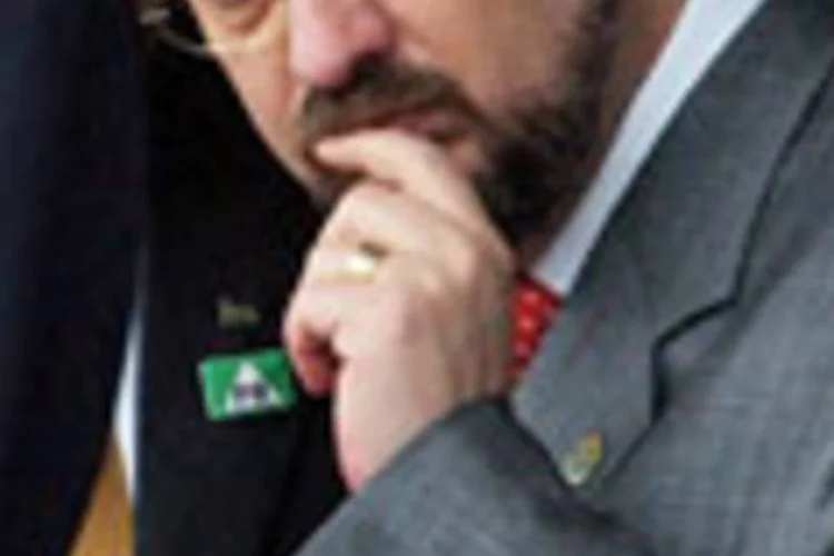 Palocci pediu seu afastamento do cargo horas depois de o presidente da CEF indicar à Polícia Federal a conivência do ministro da Fazenda com quebra ilegal de sigilo bancário