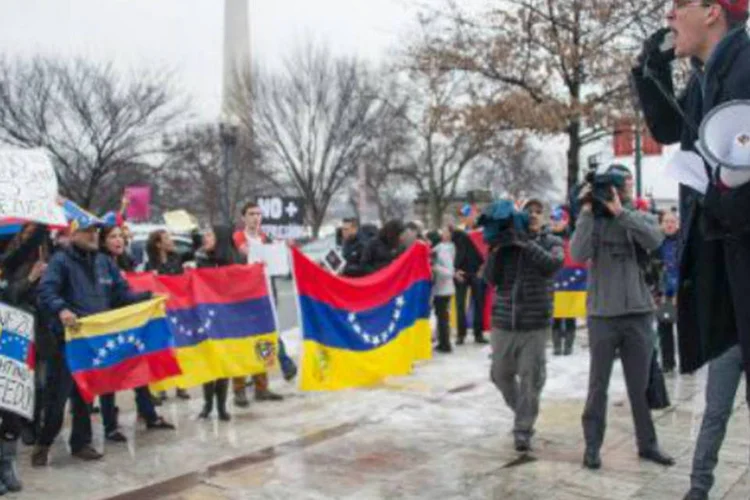 
	Protesto de opositores venezuelanos: &quot;A &uacute;nica coisa que o Panam&aacute; deseja &eacute; buscar paz e harmonia para que exista o di&aacute;logo entre nossos irm&atilde;os venezuelanos&quot;, disse chanceler panamenho (AFP)