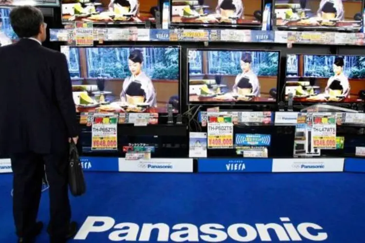 
	Televisores da Panasonic: &nbsp;a empresa teve lucro operacional de US$ 379 milh&otilde;es no trimestre at&eacute; dezembro&nbsp;
 (Yuriko Nakao/Reuters)