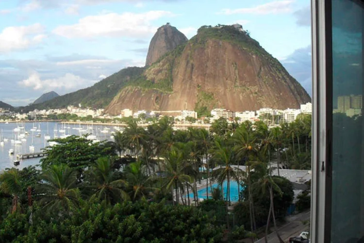 
	P&atilde;o de A&ccedil;&uacute;car, no Rio de Janeiro: no entanto, o Trump est&aacute; mais adiantado do que dois hot&eacute;is Holiday Inn que deveriam ficar prontos para o evento
 (Divulgação/AlugueTemporada)