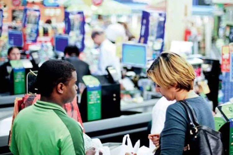 
	Loja do P&atilde;o de A&ccedil;&uacute;car: de janeiro a mar&ccedil;o, o segmento alimentar teve receita l&iacute;quida 10,9% maior, somando R$ 7,383 bilh&otilde;es
 (Alexandre Battibugli/EXAME.com)