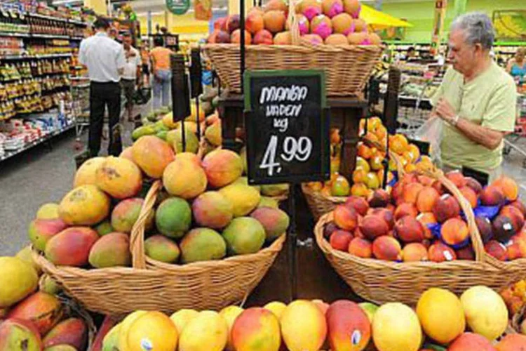 Compras no supermercado Pão de Açúcar: vendas do grupo aumentaram em 2010 (Arquivo)