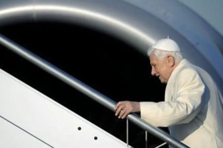 O papa: "a modernidade (...) deve ser acompanhada com prudência, evitando seus perigos (...), por exemplo, a submissão incondicional às leis do mercado" (Filippo Monteforte/AFP)