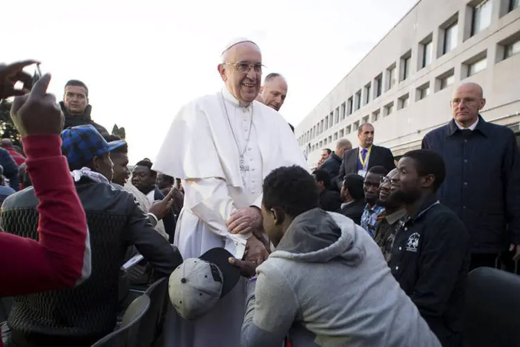 
	Papa: ele lembrou do sofrimento de povos em muitas partes do mundo que s&atilde;o &quot;v&iacute;timas inocentes de conflitos persistentes&quot;
 (Osservatore Romano / Reuters)