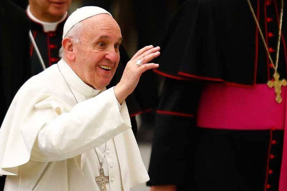 Redes sociais podem ser um "dom de Deus", diz papa Francisco