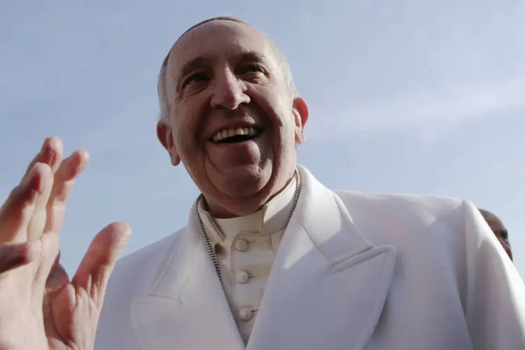 
	Papa Francisco: &quot;a pessoa n&atilde;o &eacute; definida apenas por sua tend&ecirc;ncia sexual: n&atilde;o esque&ccedil;amos que somos todos criaturas amadas por Deus&quot;, disse
 (Max Rossi / Reuters)