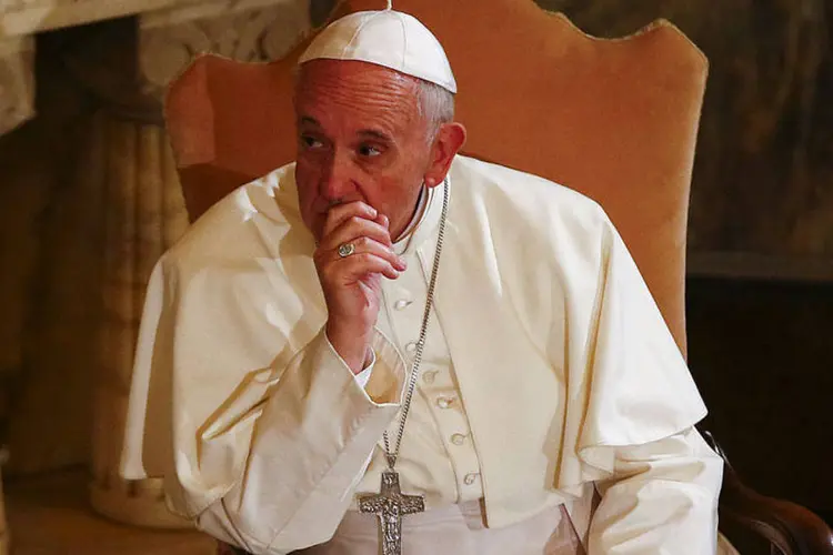 
	Papa Francisco: este ano surgiram novos esc&acirc;ndalos, principalmente um novo vazamento de documentos confidenciais sobre gastos excessivos
 (Tony Gentile/REUTERS)