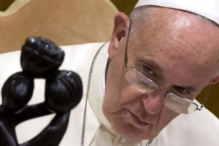 
	O papa Francisco: &quot;Algu&eacute;m certamente tem medo do processo de renova&ccedil;&atilde;o que o Papa est&aacute; travando&quot;, considerou Dom Galantino
 (Claudio Peri/Reuters)