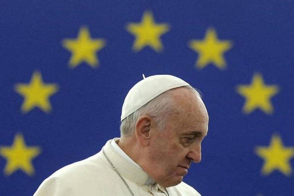 Crise dos refugiados é sinal de sistema injusto, diz papa